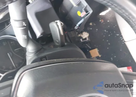 2020 Toyota Camry Se z USA, uszkodzony, nr VIN 4T1G11AK9LU317091